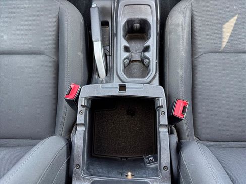 Used 2018 Jeep Wrangler Unlimited Sahara AWD/4WD image 16