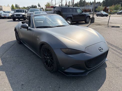 Used 2017 MAZDA MX-5 Miata Club w/ Brembo/BBS Package RWD image 4