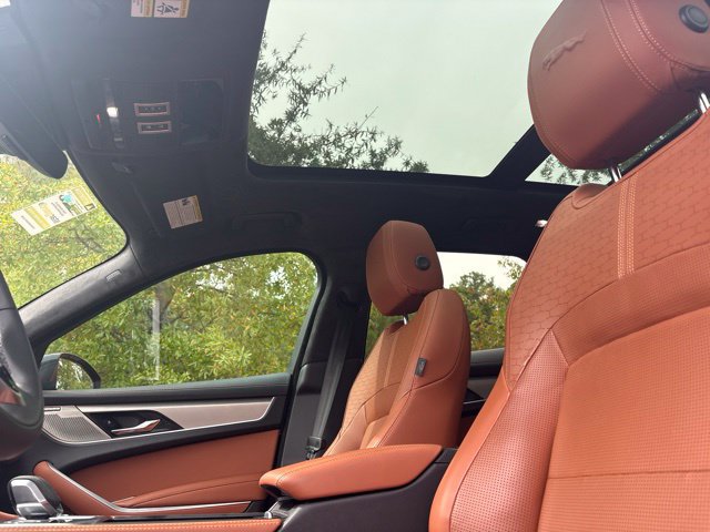 Used 2026 Jaguar F-PACE R-Dynamic S AWD/4WD image 3