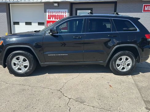 Used 2015 Jeep Grand Cherokee Laredo w/ Quick Order Package 23E AWD/4WD image 2