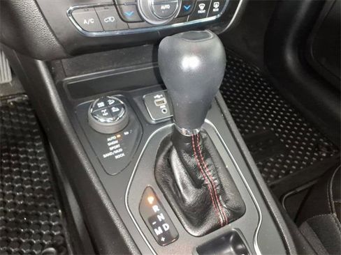 Used 2020 Jeep Cherokee Trailhawk w/ Cold Weather Group image 22