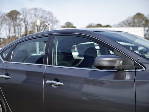 Used 2019 Nissan Sentra S w/ Appearance Package image 10