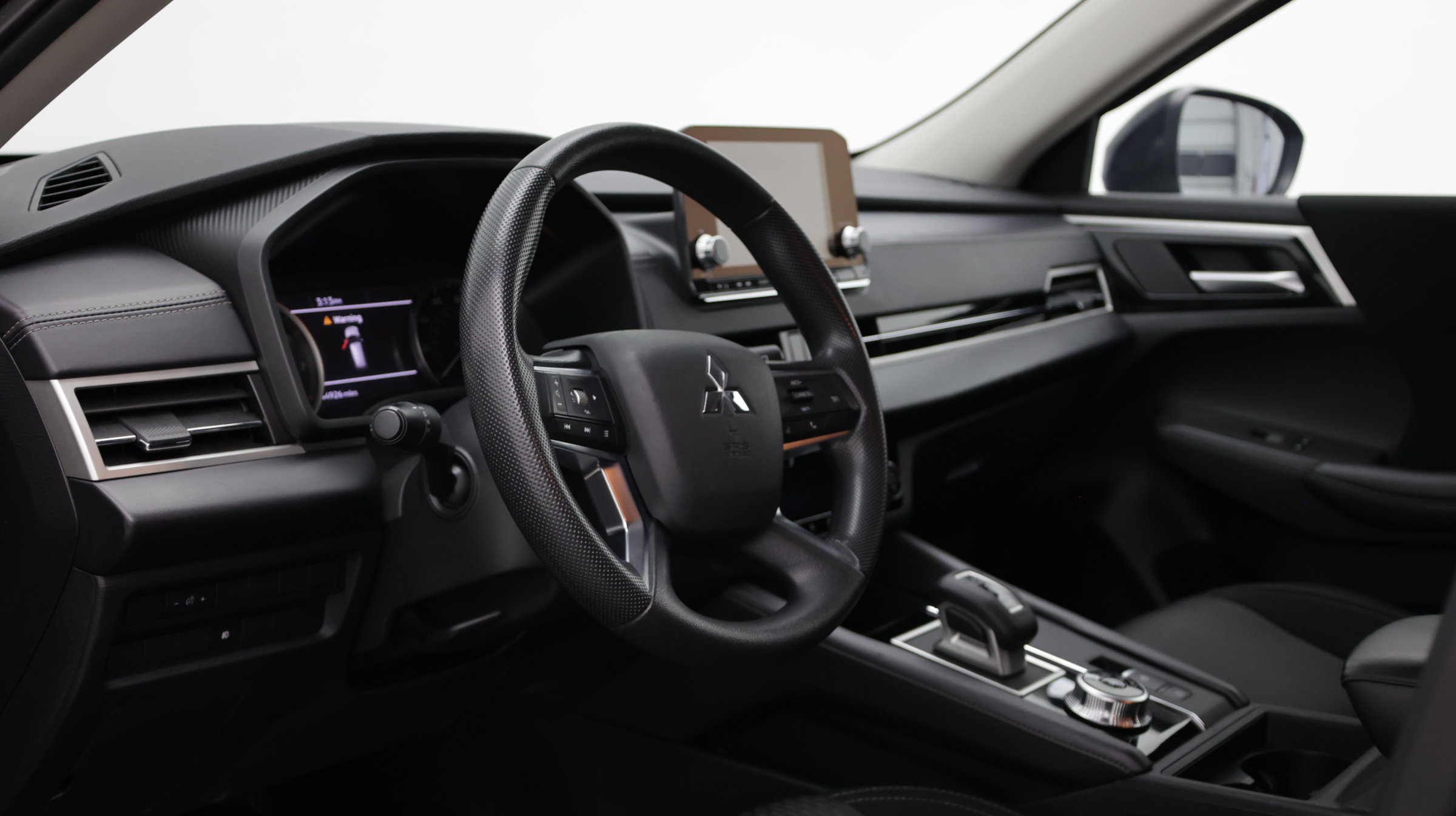 Used 2024 Mitsubishi Outlander ES FWD image 13