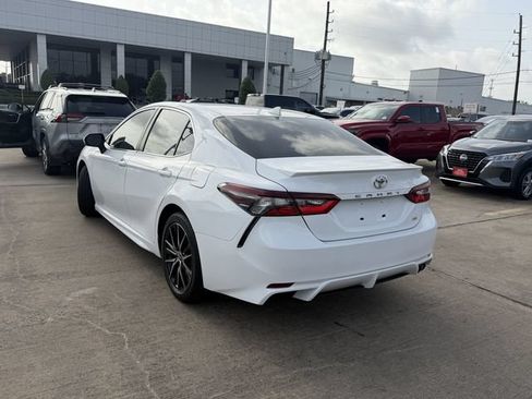 Used 2022 Toyota Camry SE w/ Convenience Package FWD image 7