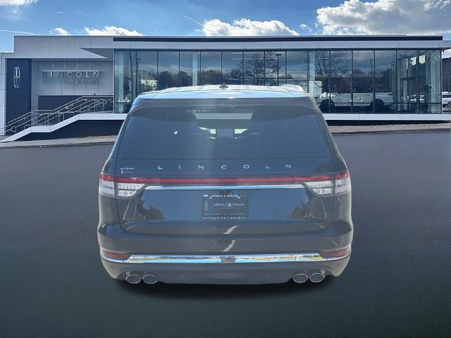Used 2024 Lincoln Aviator Reserve w/ Equipment Group 201A AWD/4WD image 7