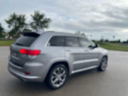 Used 2019 Jeep Grand Cherokee Summit AWD/4WD image 3