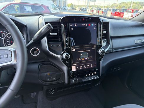 Used 2026 RAM 2500 Big Horn AWD/4WD image 27