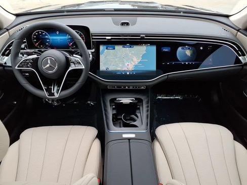 New 2026 Mercedes-Benz E 450 4MATIC Sedan image 4