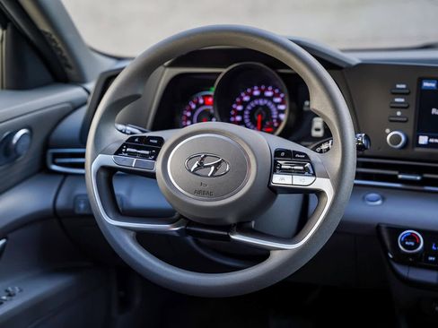 Certified 2023 Hyundai Elantra SEL image 15