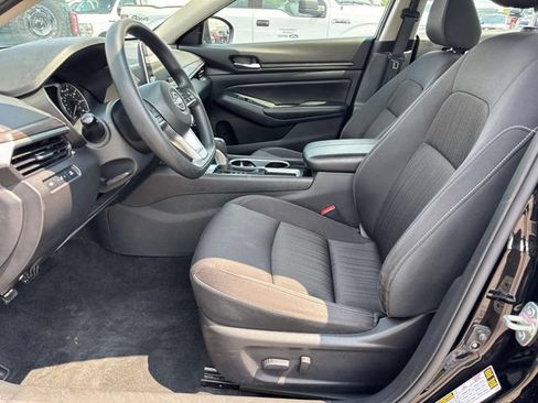 Used 2024 Nissan Altima 2.5 SV FWD image 12