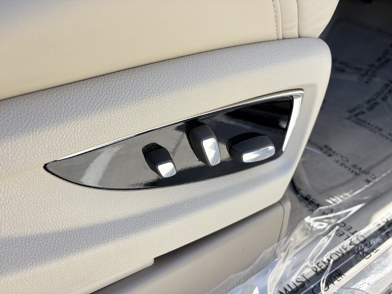 Used 2015 Cadillac Escalade Luxury RWD image 11