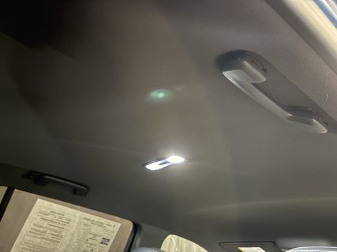 Used 2025 Chevrolet Equinox LT w/ Convenience Package II FWD image 35