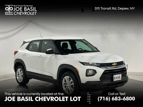 Used 2023 Chevrolet TrailBlazer LS AWD/4WD image 1