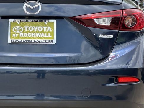 Used 2018 MAZDA MAZDA3 Touring FWD image 6