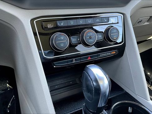 Used 2022 Volkswagen Atlas SE FWD image 16