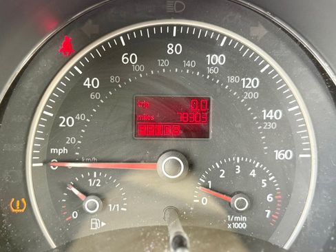 Used 2008 Volkswagen Beetle Triple White Edition image 11