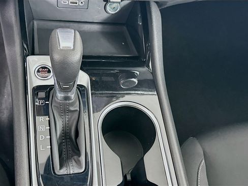 Used 2024 Nissan Altima 2.5 SV image 24