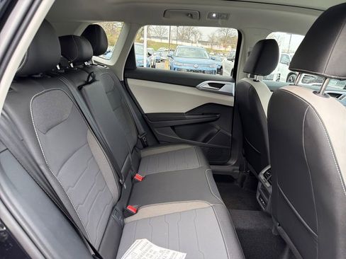 New 2026 Volkswagen Taos SE FWD image 30