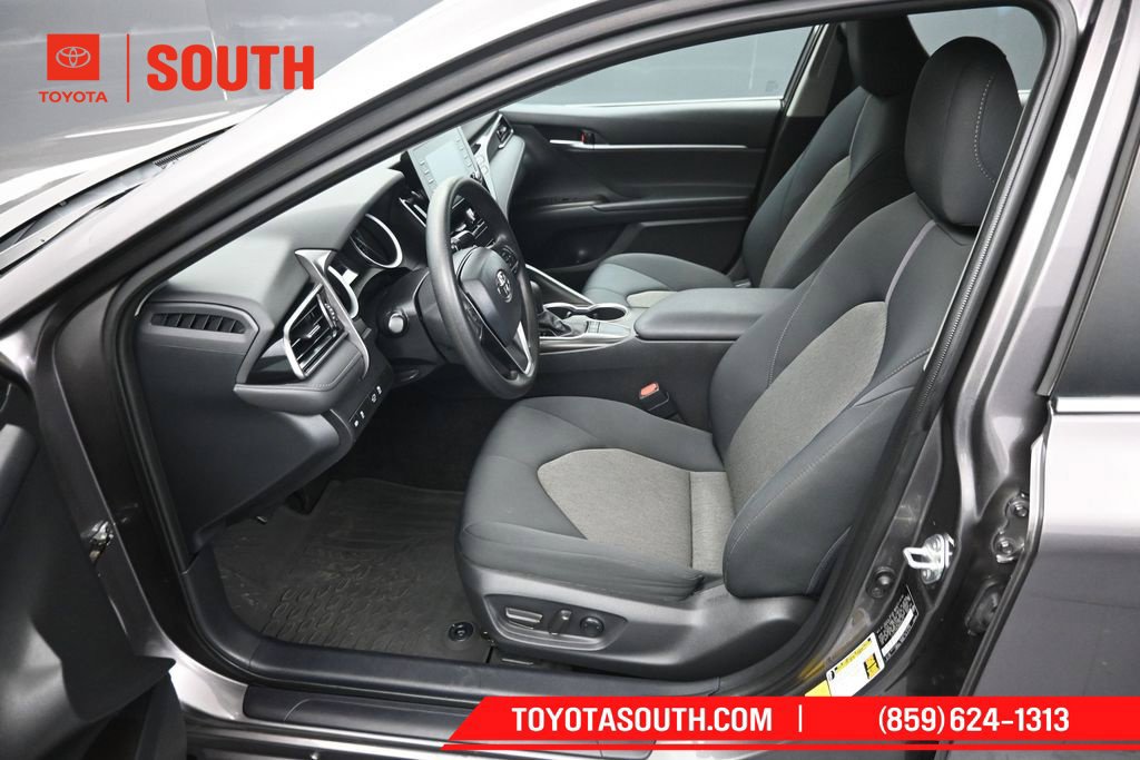 Used 2022 Toyota Camry LE FWD image 9
