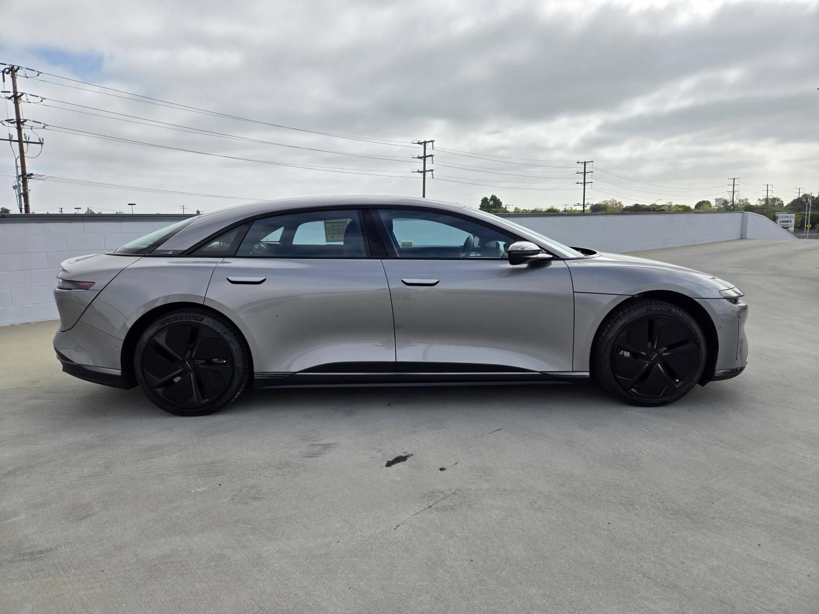Used 2025 Lucid Air Pure RWD image 2