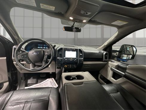 Used 2018 Ford F150 XLT w/ Equipment Group 302A Luxury AWD/4WD image 25