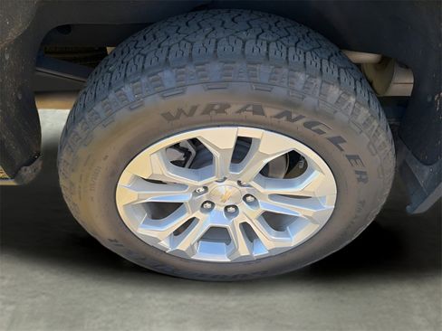 Used 2023 Chevrolet Silverado 1500 LTZ w/ Technology Package image 10