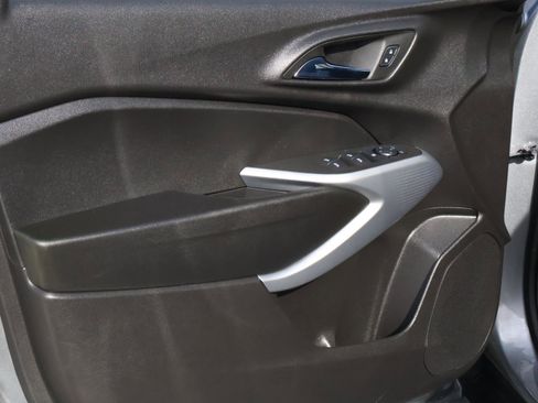 Used 2025 Chevrolet Trax LS w/ LS Convenience Package image 13