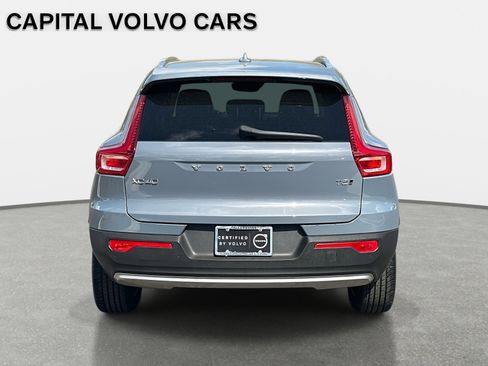 Used 2021 Volvo XC40 T5 Momentum image 6