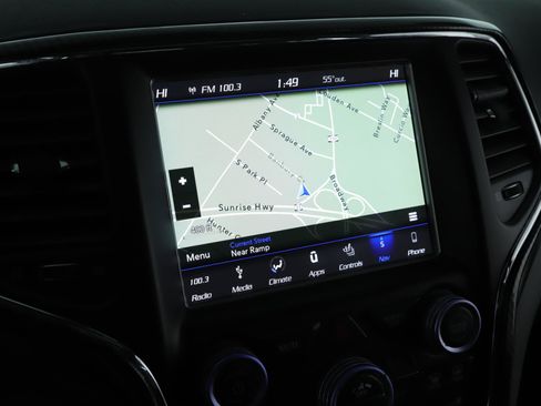 Used 2018 Jeep Grand Cherokee Altitude image 13