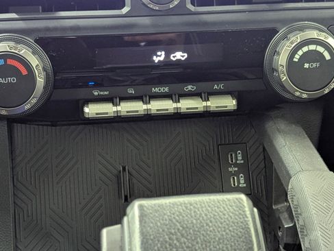 Used 2024 Toyota Tacoma TRD Sport image 27