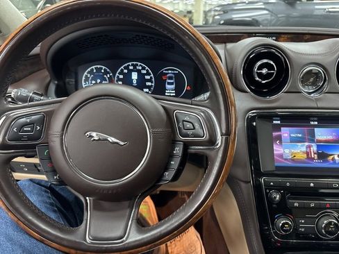 Used 2016 Jaguar XJ L Portfolio image 18