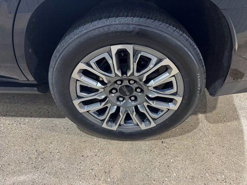 Used 2023 GMC Yukon Denali Ultimate image 28