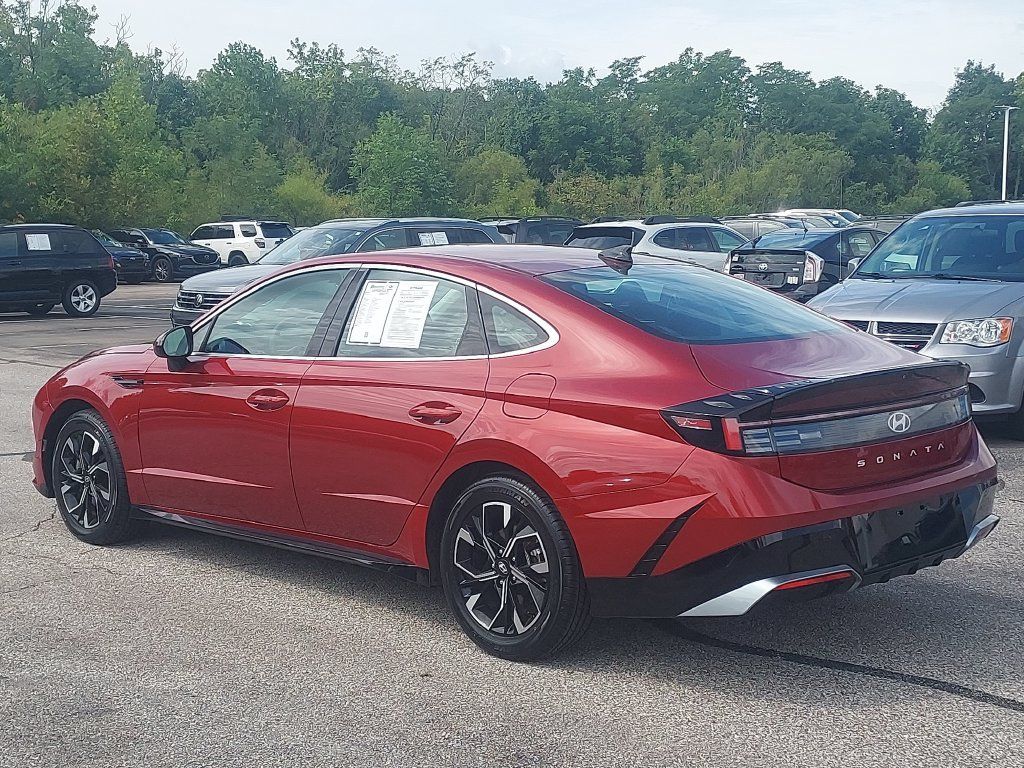 Used 2024 Hyundai Sonata SEL FWD image 3