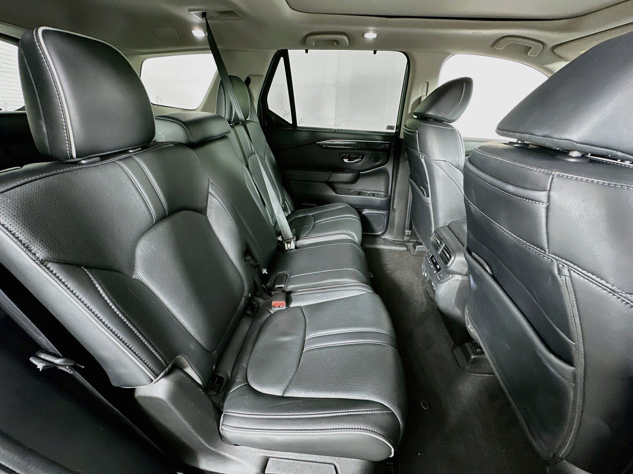 Used 2023 Honda Pilot Elite image 30