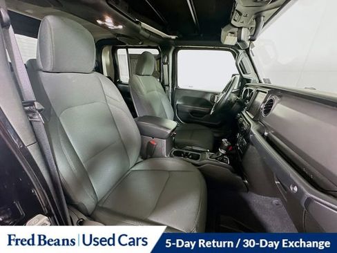 Certified 2022 Jeep Gladiator Willys image 29