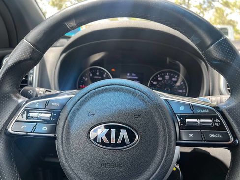 Used 2020 Kia Sportage S image 12
