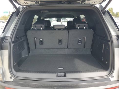 New 2026 Chevrolet Traverse LT w/ Driver Confidence Package image 7