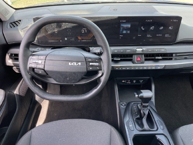 Used 2025 Kia K4 FWD image 10