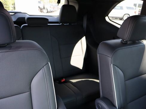 New 2025 Buick Enclave Preferred FWD image 24