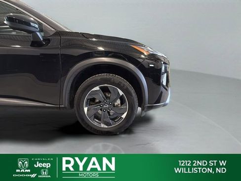 Used 2025 Nissan Rogue SV AWD/4WD image 20