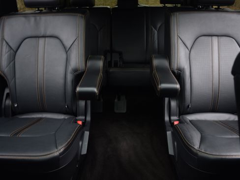 Used 2022 Ford Expedition Platinum image 15