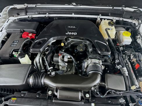 Used 2021 Jeep Wrangler Sport S AWD/4WD image 28