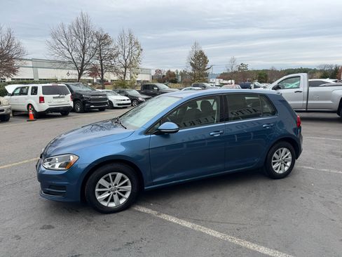 Used 2016 Volkswagen Golf S image 36