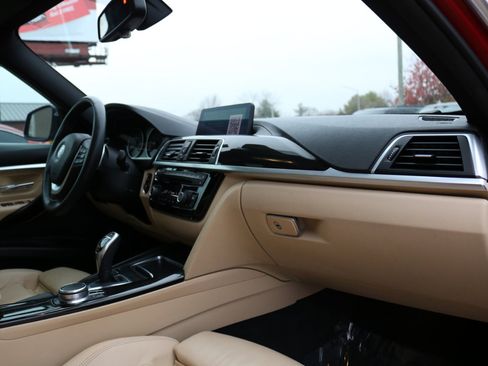 Used 2018 BMW 330i xDrive 330xi Sedan w/ Premium Package image 46