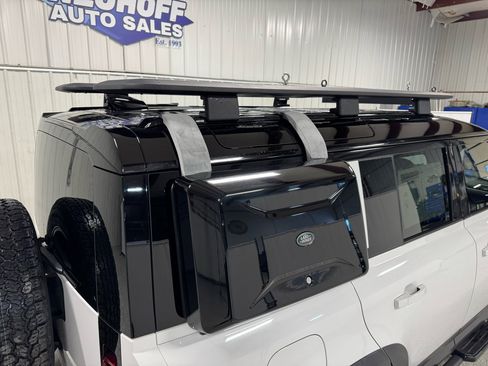 Used 2020 Land Rover Defender 110 HSE image 8