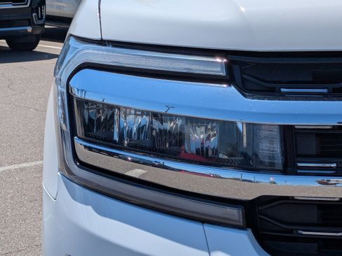 Used 2022 Ford Expedition Limited image 9