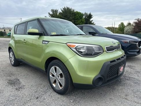 Used 2015 Kia Soul FWD image 1