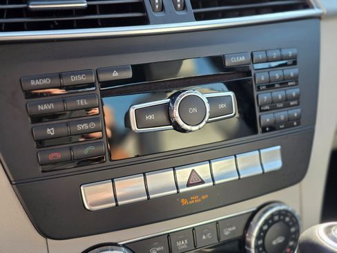 Used 2014 Mercedes-Benz C 250 Sport image 28