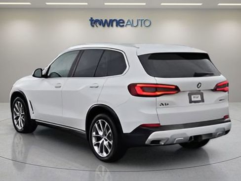 Used 2022 BMW X5 xDrive40i w/ Executive Package AWD/4WD image 3