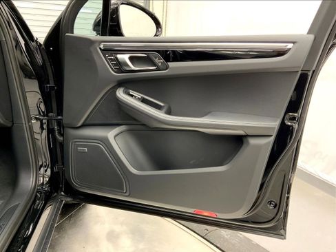 New 2026 Porsche Macan AWD/4WD image 25